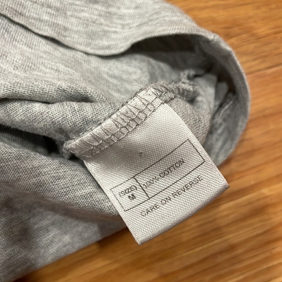 DISNEY Hong Kong Tshirt Size Medium Kids Good Condition - Picture 5 of 5